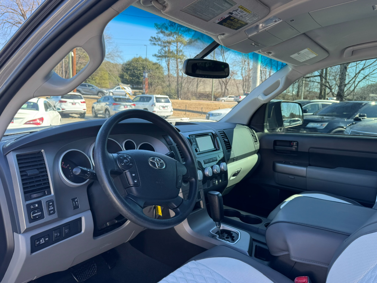 Toyota Tundra 4WD Truck CrewMax 5.7L FFV V8 6-Spd AT (Natl) 2013