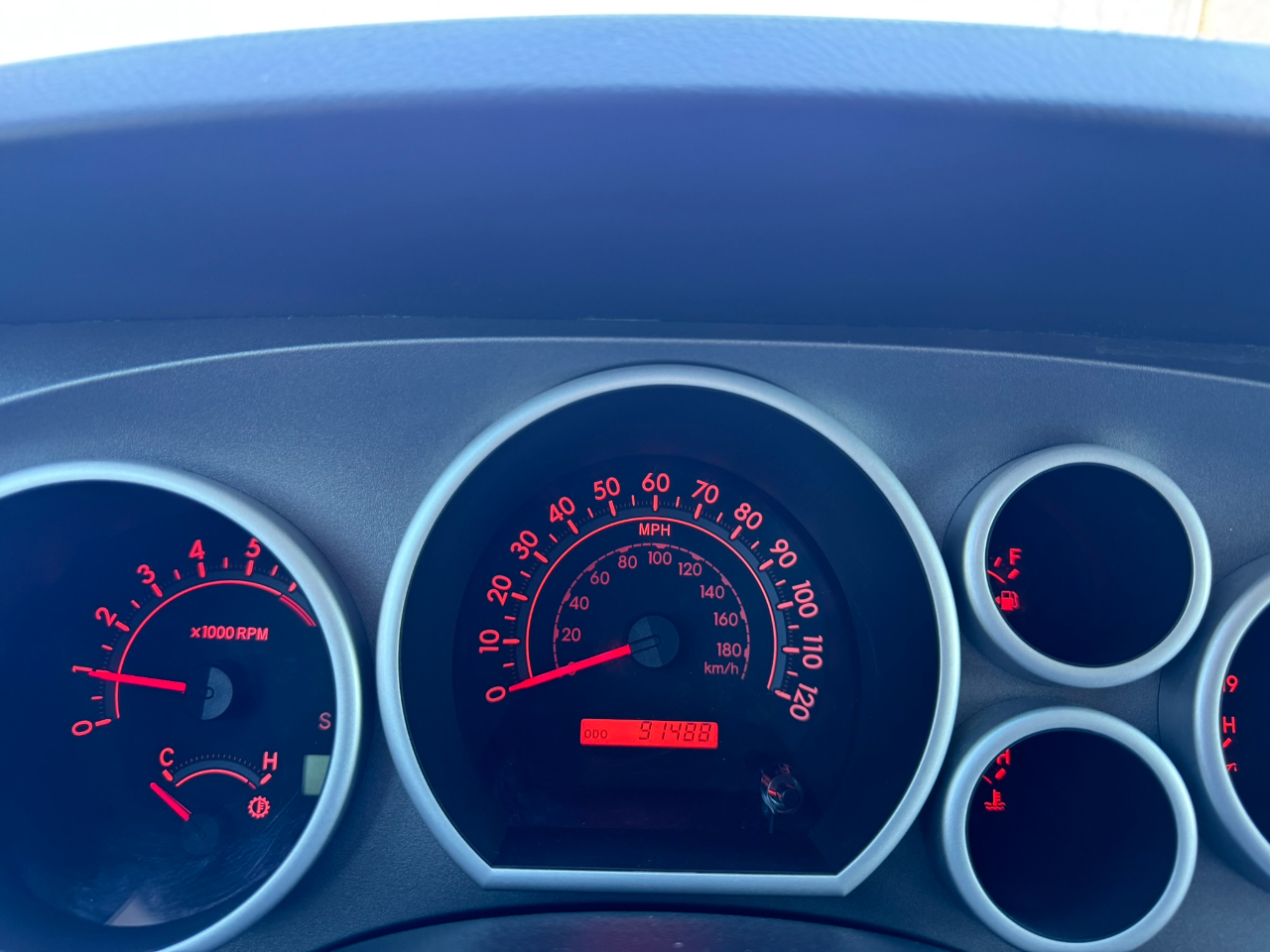 Toyota Tundra 4WD Truck CrewMax 5.7L FFV V8 6-Spd AT (Natl) 2013