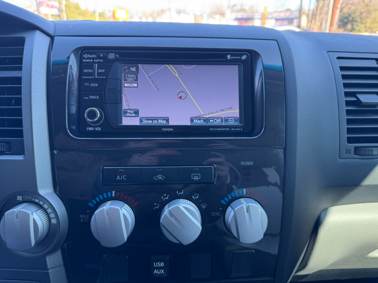 Toyota Tundra 4WD Truck CrewMax 5.7L FFV V8 6-Spd AT (Natl) 2013