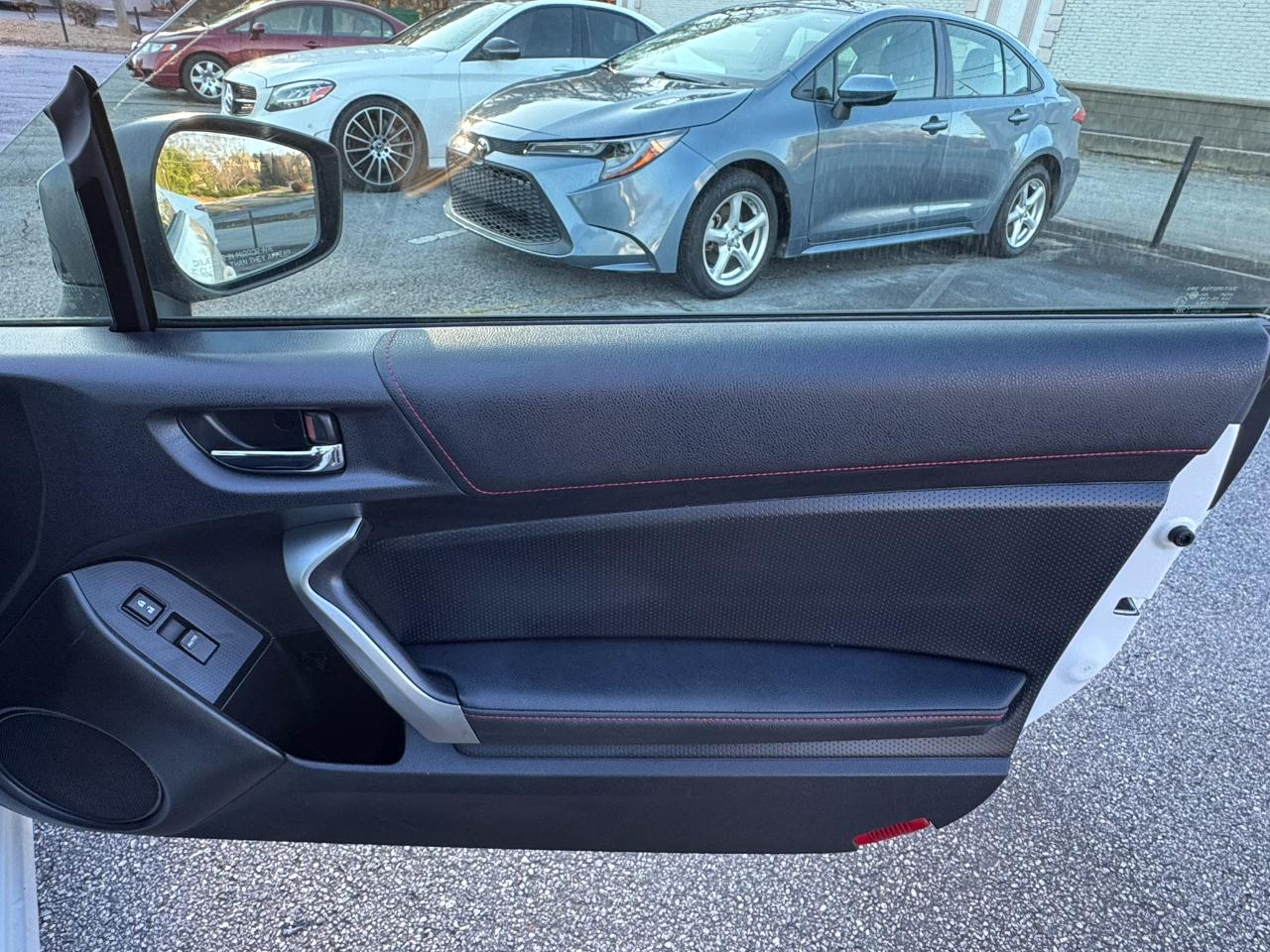 Scion FR-S 2dr Cpe Auto (Natl) 2013