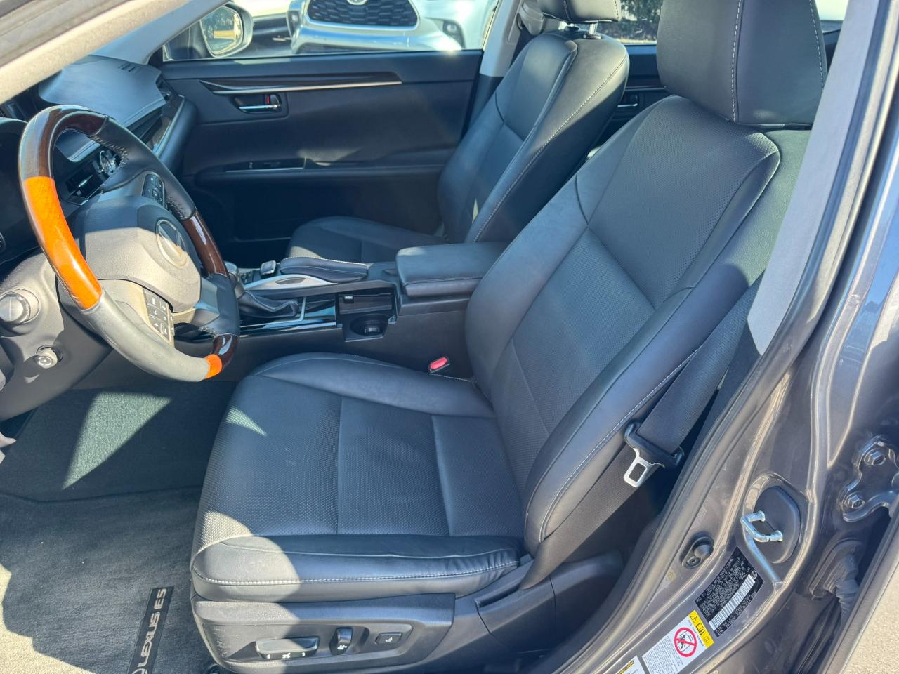 Lexus ES ES 350 FWD 2017