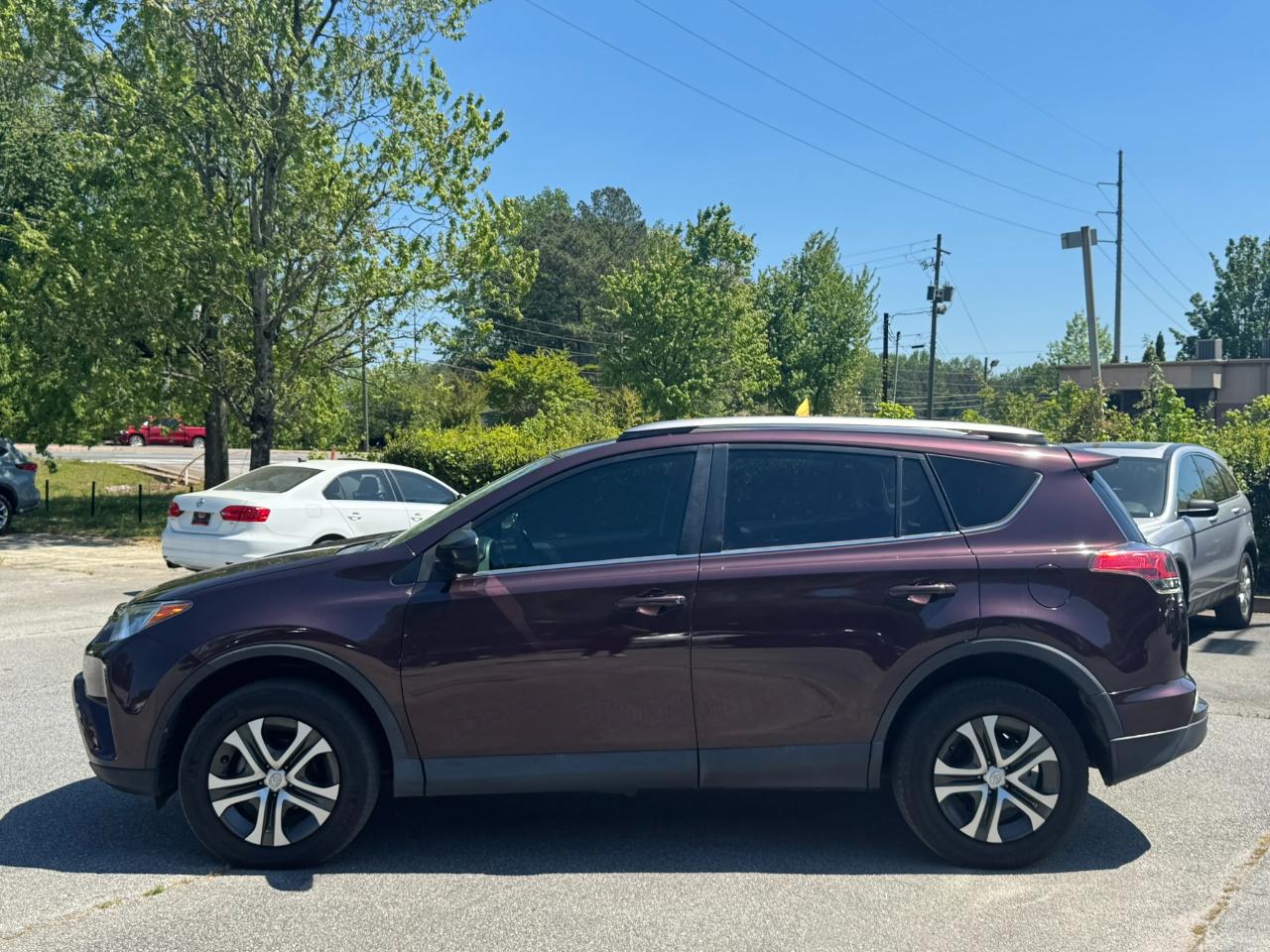 Toyota RAV4 LE FWD (Natl) 2018