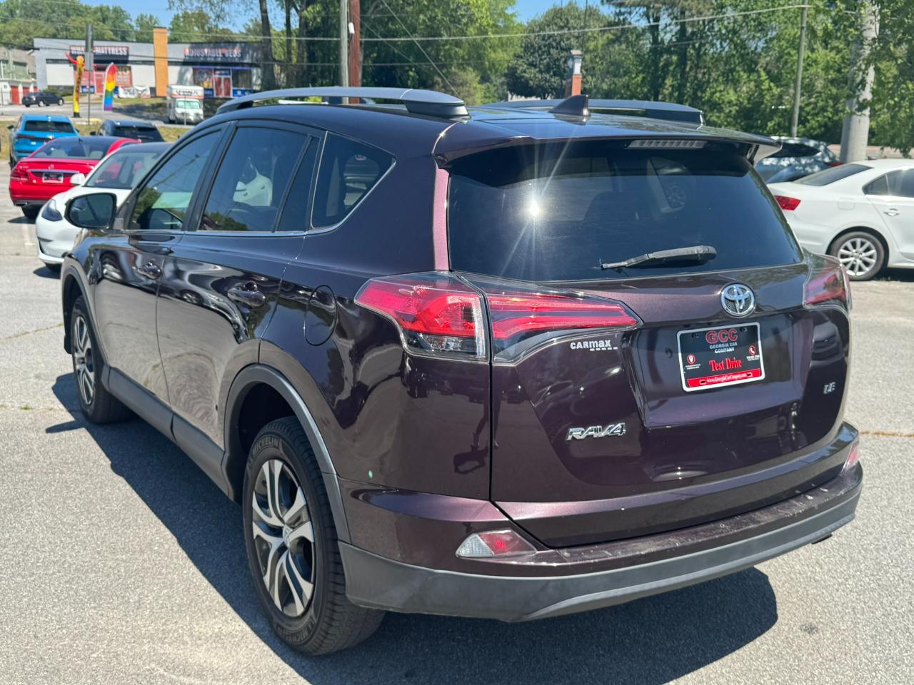Toyota RAV4 LE FWD (Natl) 2018