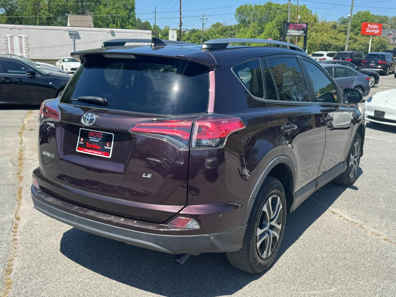 Toyota RAV4 LE FWD (Natl) 2018