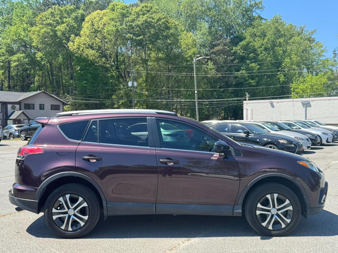 Toyota RAV4 LE FWD (Natl) 2018