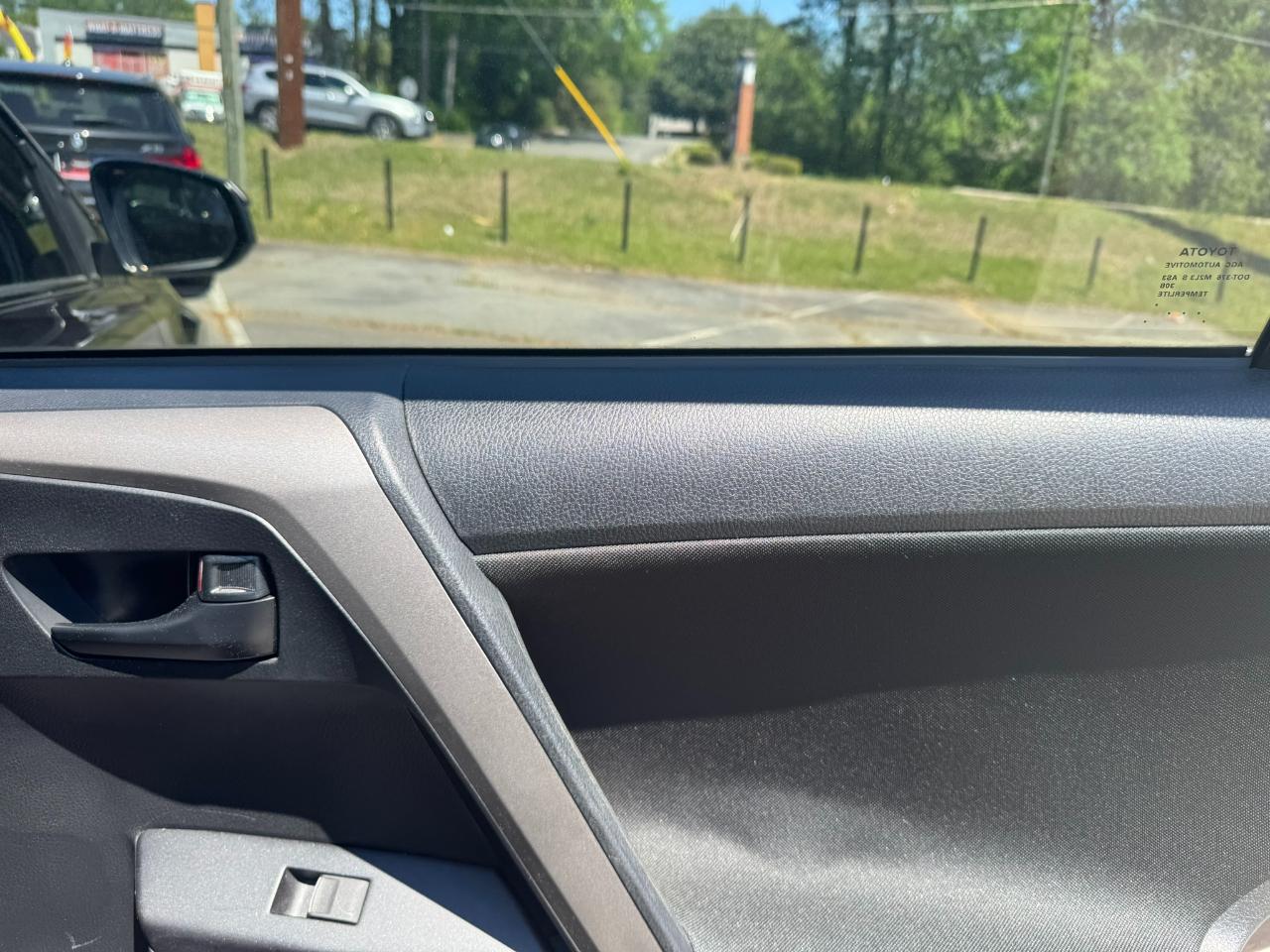 Toyota RAV4 LE FWD (Natl) 2018