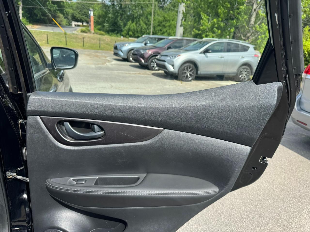 Nissan Rogue Sport FWD S 2021