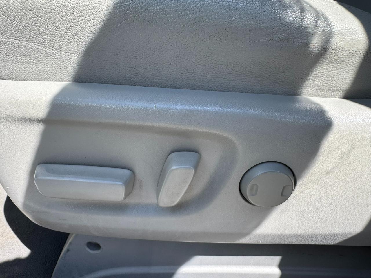 Toyota Sienna 5dr 8-Pass Van XLE Premium FWD (Natl) 2015