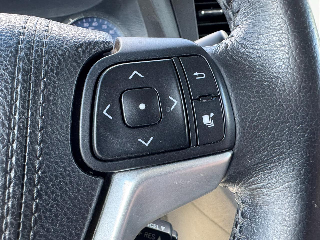 Toyota Sienna 5dr 8-Pass Van XLE Premium FWD (Natl) 2015