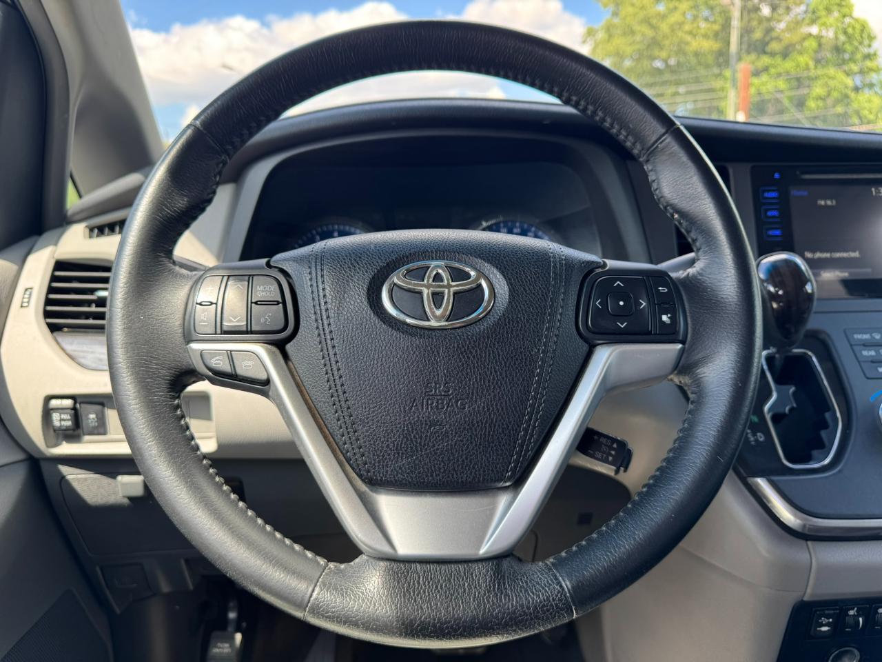 Toyota Sienna 5dr 8-Pass Van XLE Premium FWD (Natl) 2015