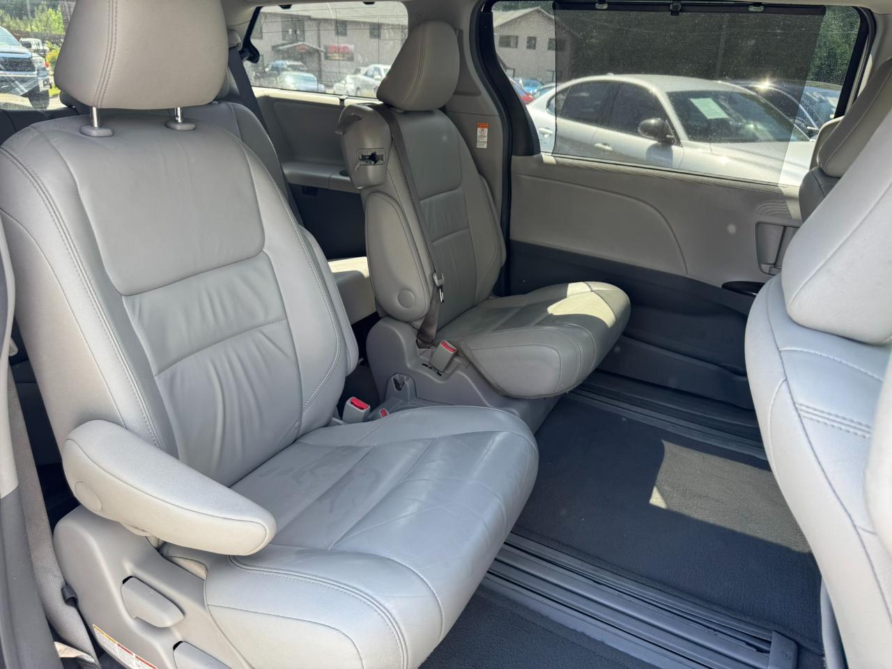 Toyota Sienna 5dr 8-Pass Van XLE Premium FWD (Natl) 2015
