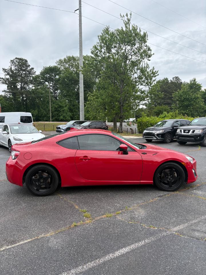 Scion FR-S 2dr Cpe Man (Natl) 2015