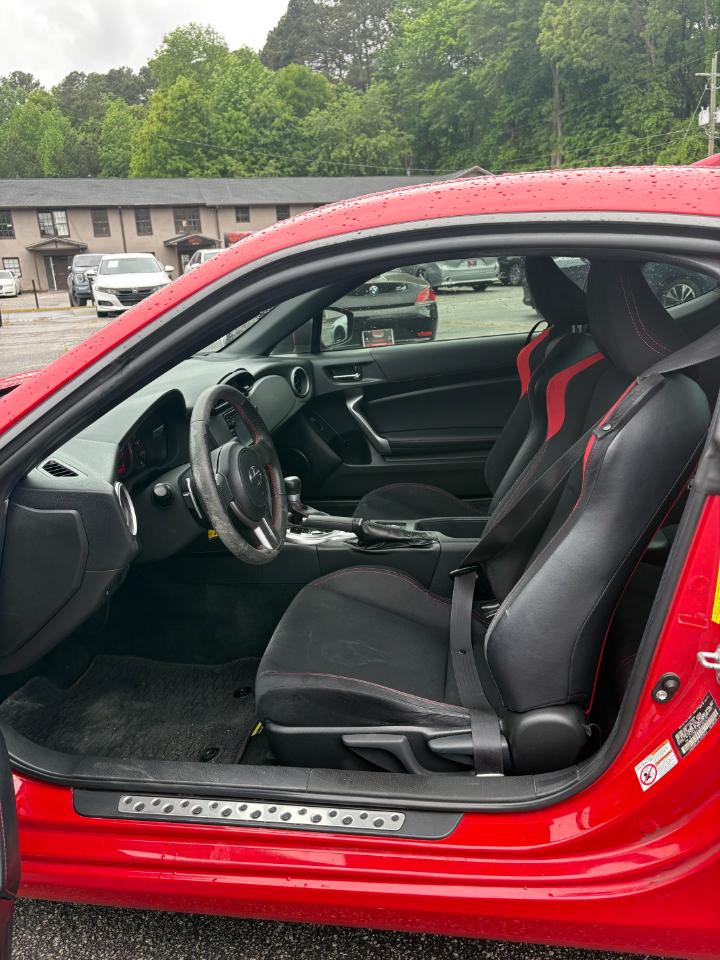 Scion FR-S 2dr Cpe Man (Natl) 2015