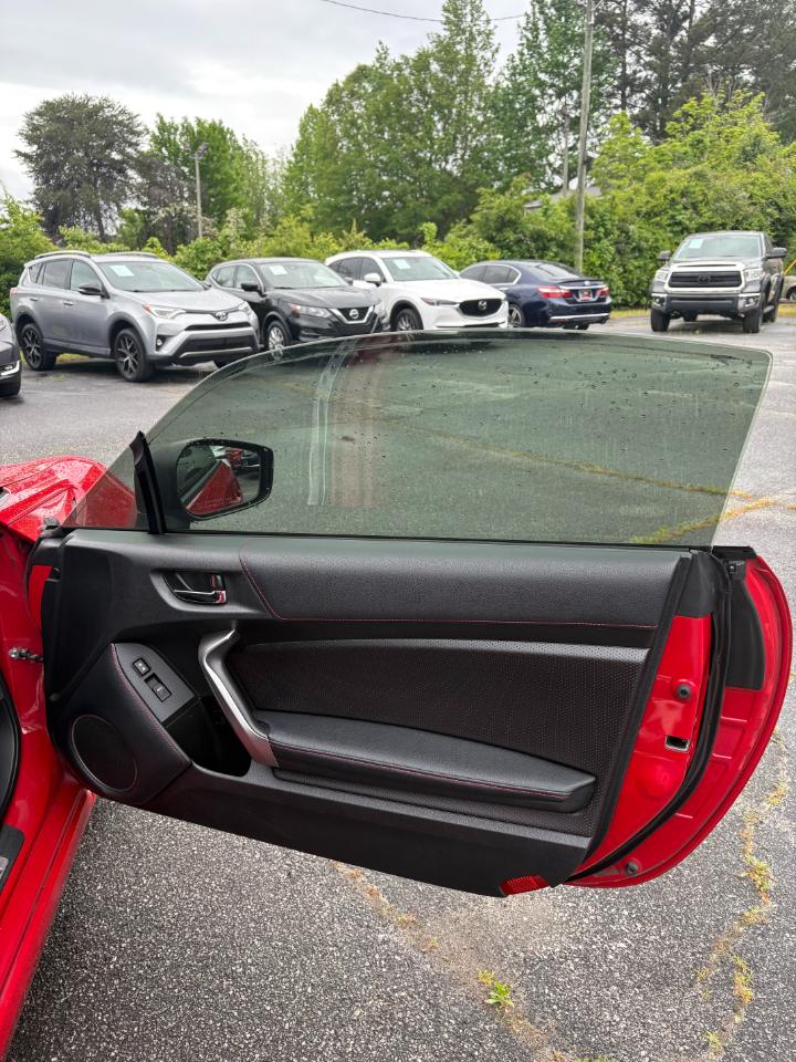 Scion FR-S 2dr Cpe Man (Natl) 2015