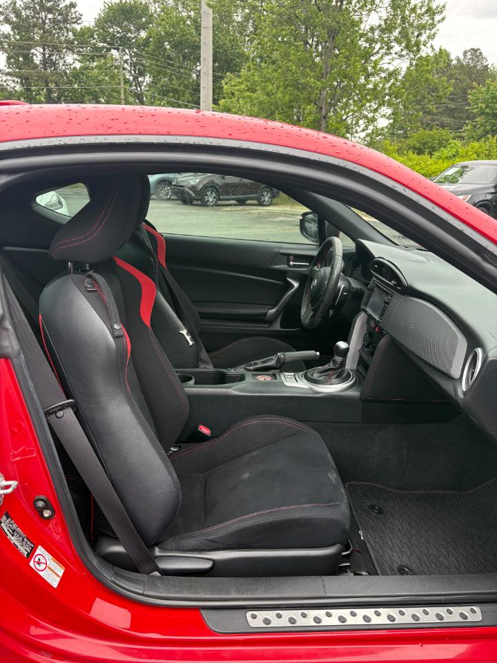 Scion FR-S 2dr Cpe Man (Natl) 2015