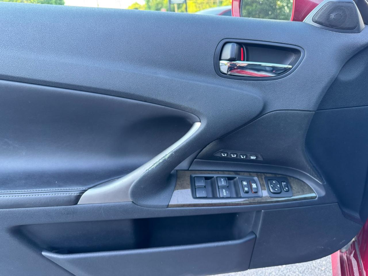 Lexus IS 250C 2dr Conv Auto 2011