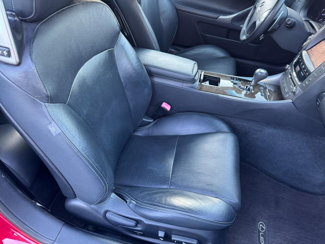 Lexus IS 250C 2dr Conv Auto 2011