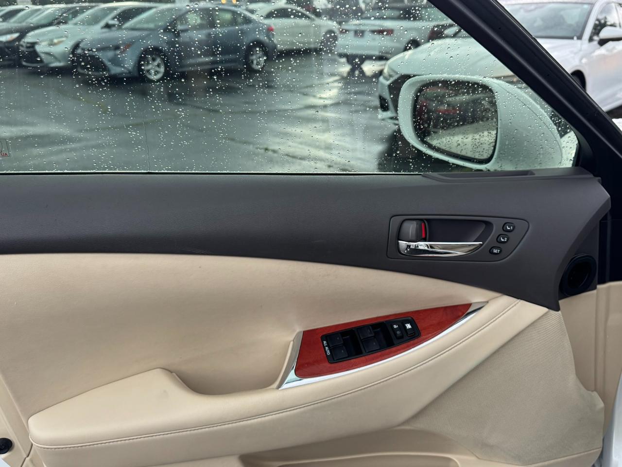 Lexus ES 350 4dr Sdn 2011