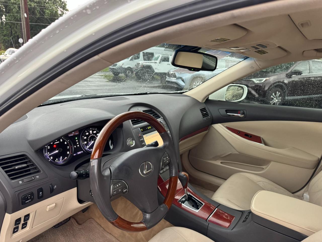 Lexus ES 350 4dr Sdn 2011