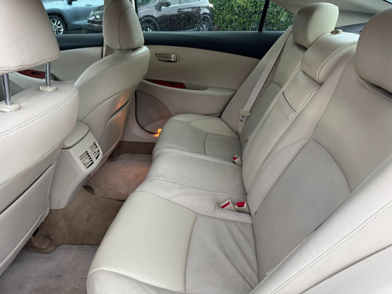 Lexus ES 350 4dr Sdn 2011