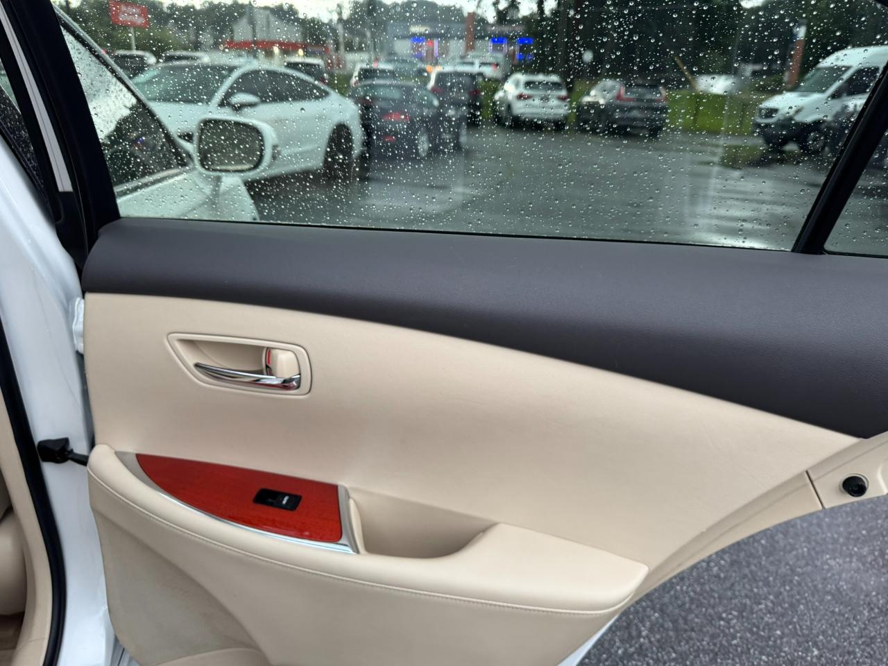 Lexus ES 350 4dr Sdn 2011