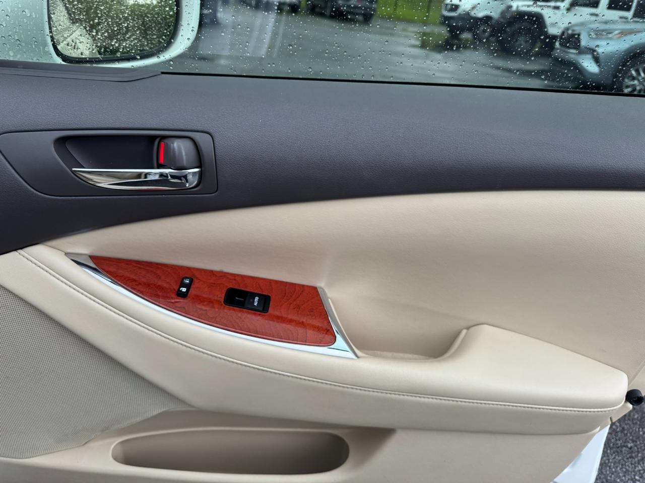 Lexus ES 350 4dr Sdn 2011