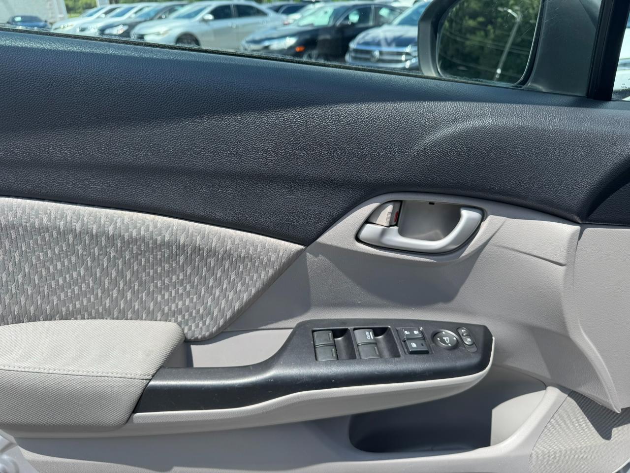 Honda Civic Sedan 4dr CVT LX 2015