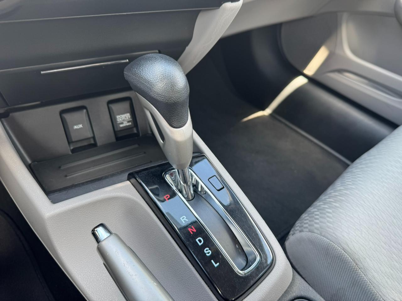Honda Civic Sedan 4dr CVT LX 2015