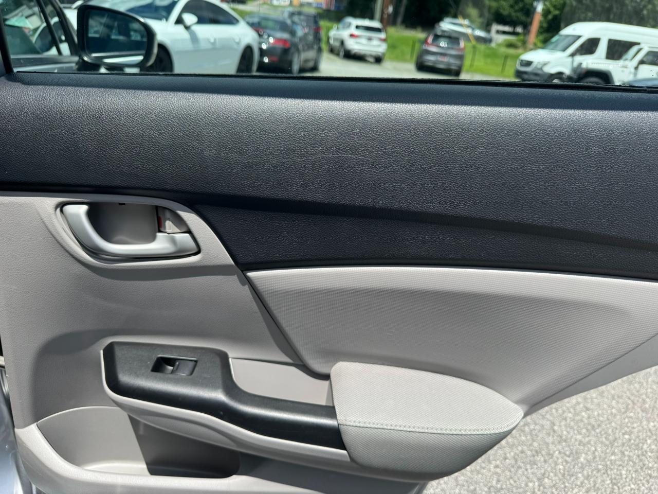 Honda Civic Sedan 4dr CVT LX 2015