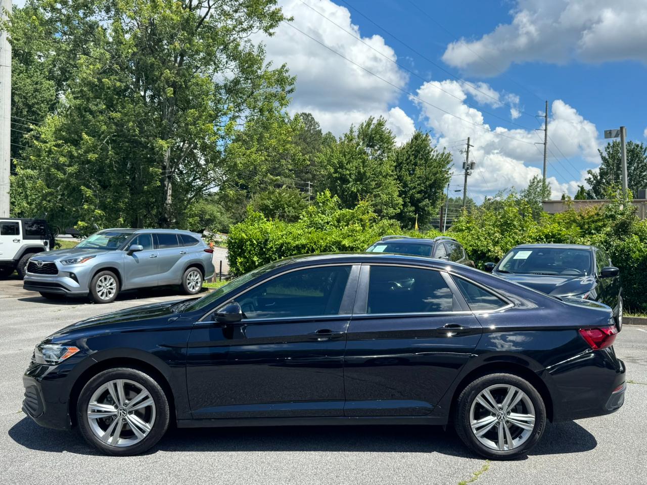 Volkswagen Jetta SE Auto 2024