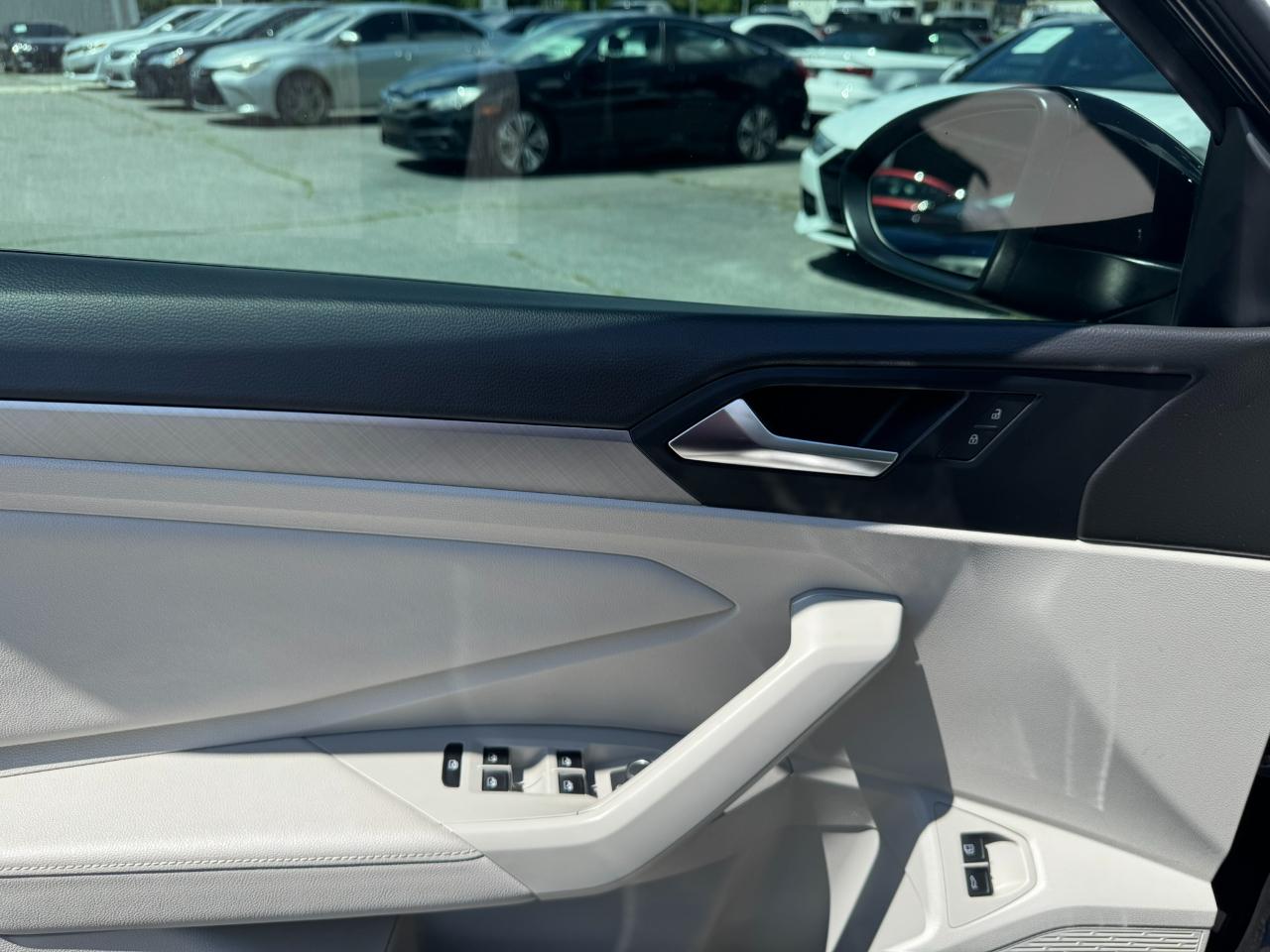 Volkswagen Jetta SE Auto 2024