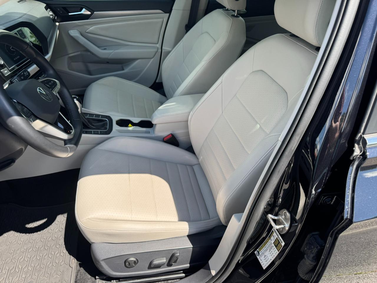 Volkswagen Jetta SE Auto 2024