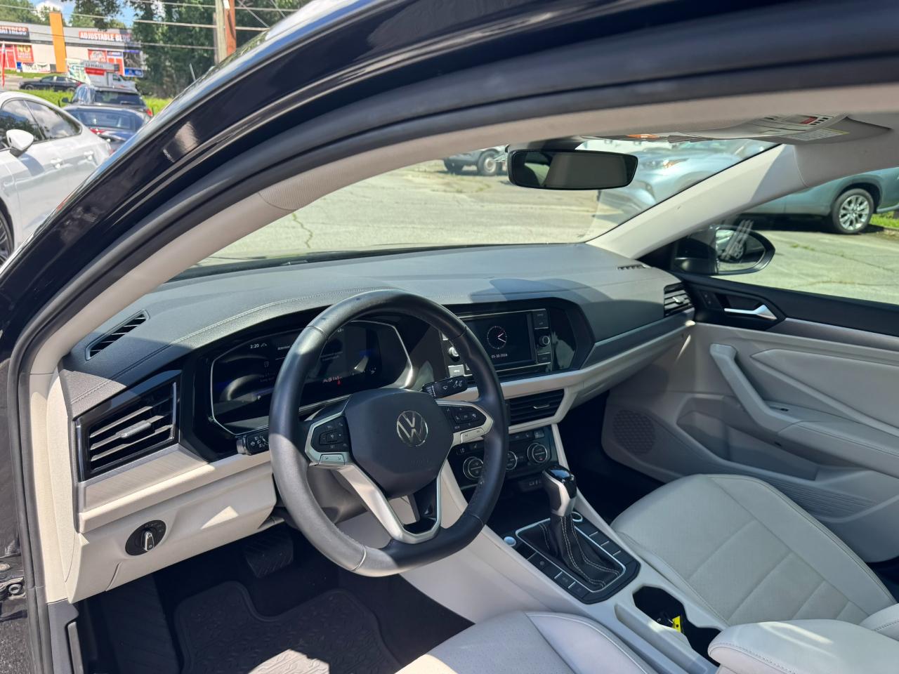 Volkswagen Jetta SE Auto 2024