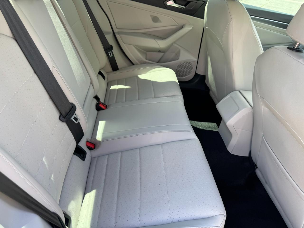 Volkswagen Jetta SE Auto 2024