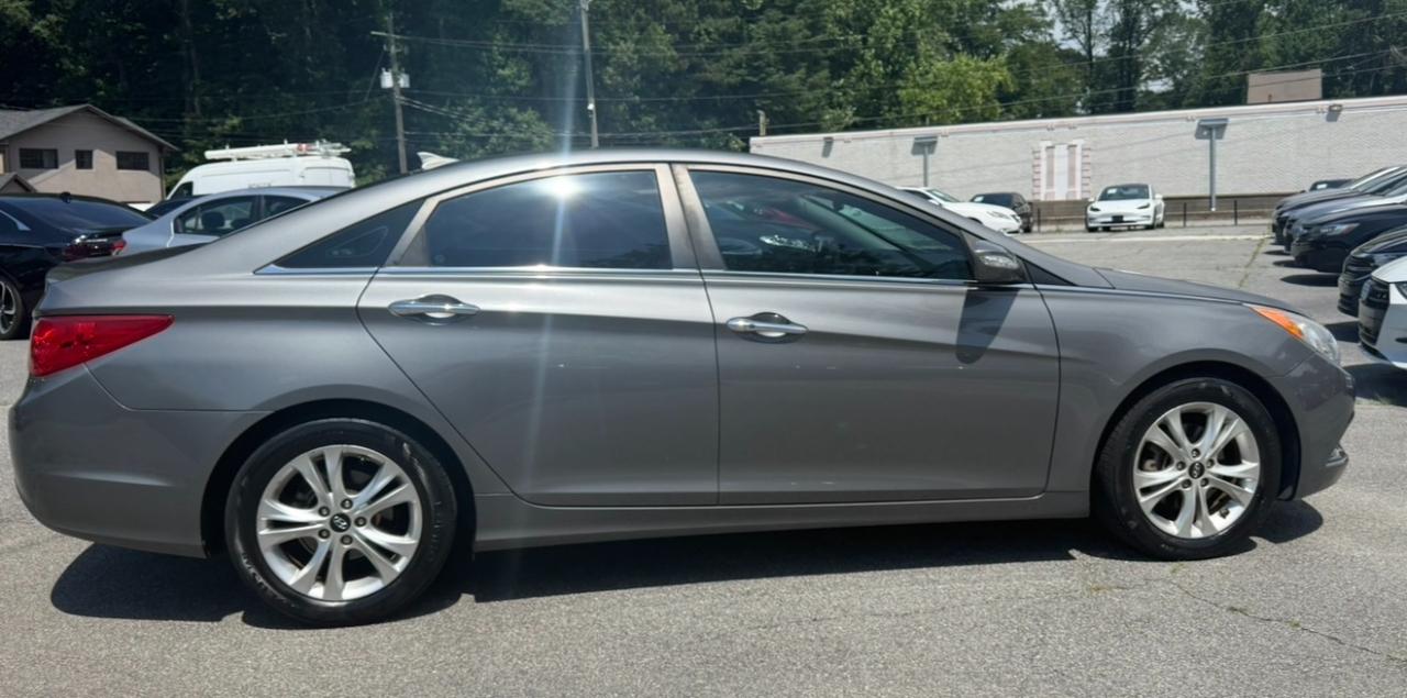 Hyundai Sonata 4dr Sdn 2.4L Auto Limited 2013