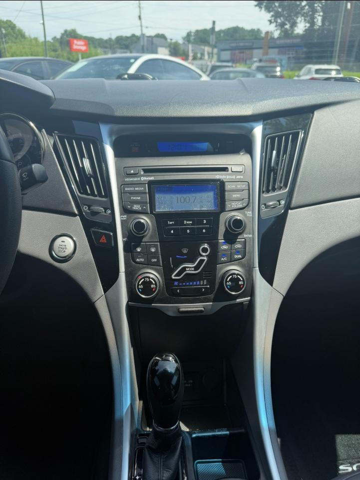 Hyundai Sonata 4dr Sdn 2.4L Auto Limited 2013