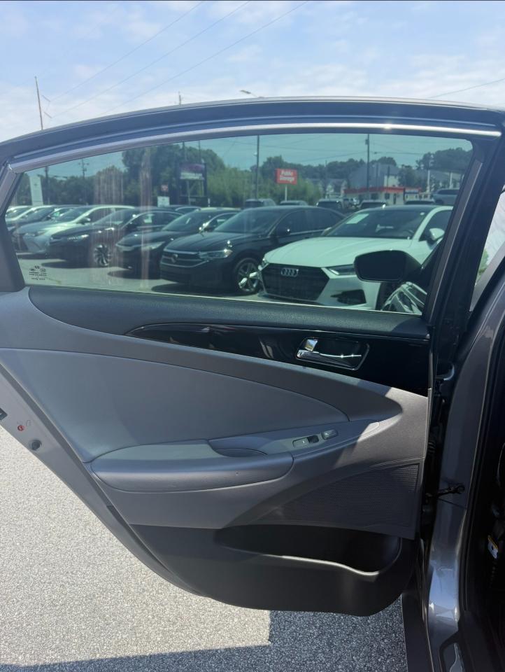 Hyundai Sonata 4dr Sdn 2.4L Auto Limited 2013
