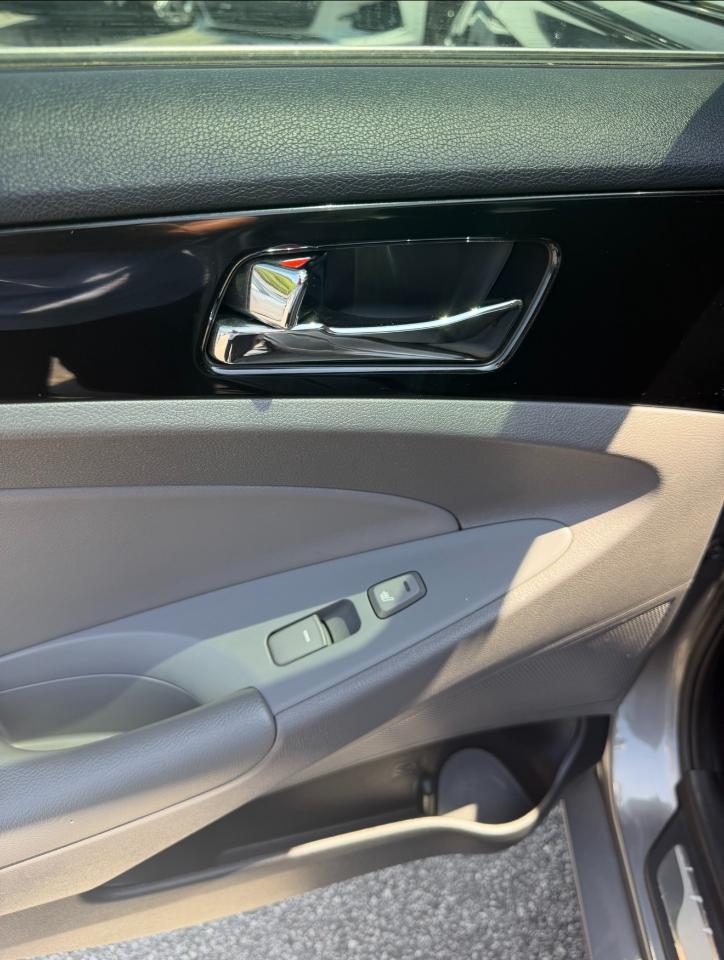 Hyundai Sonata 4dr Sdn 2.4L Auto Limited 2013