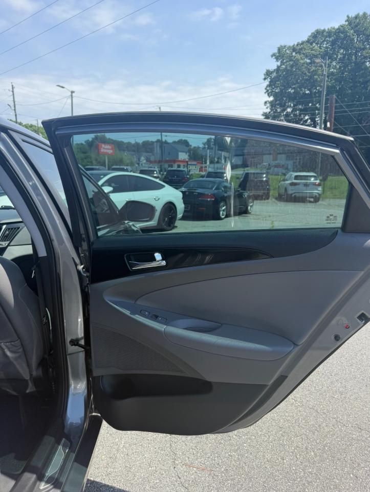 Hyundai Sonata 4dr Sdn 2.4L Auto Limited 2013