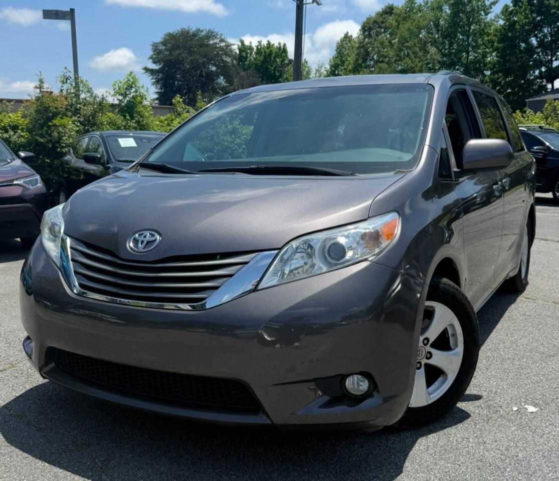 Toyota Sienna XLE 7-Passenger 2015