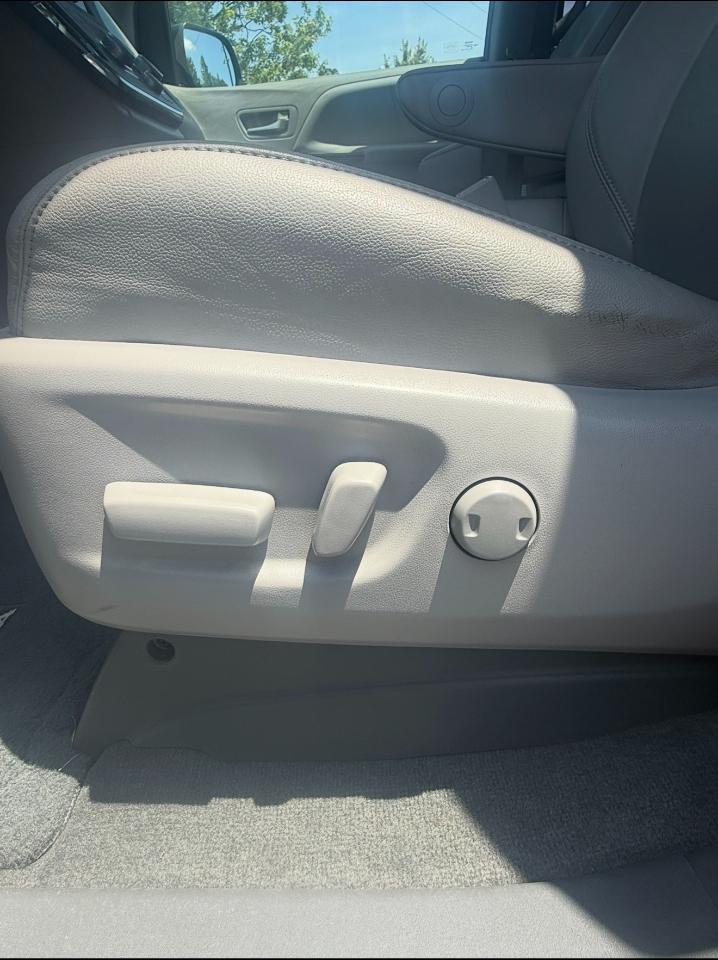 Toyota Sienna XLE 7-Passenger 2015