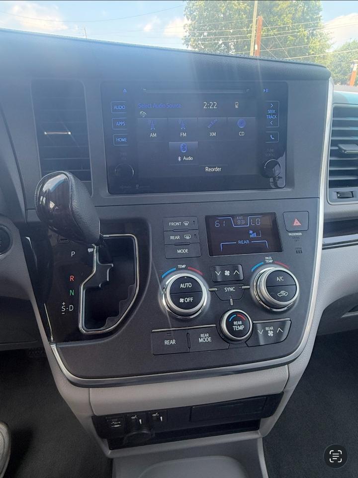 Toyota Sienna XLE 7-Passenger 2015