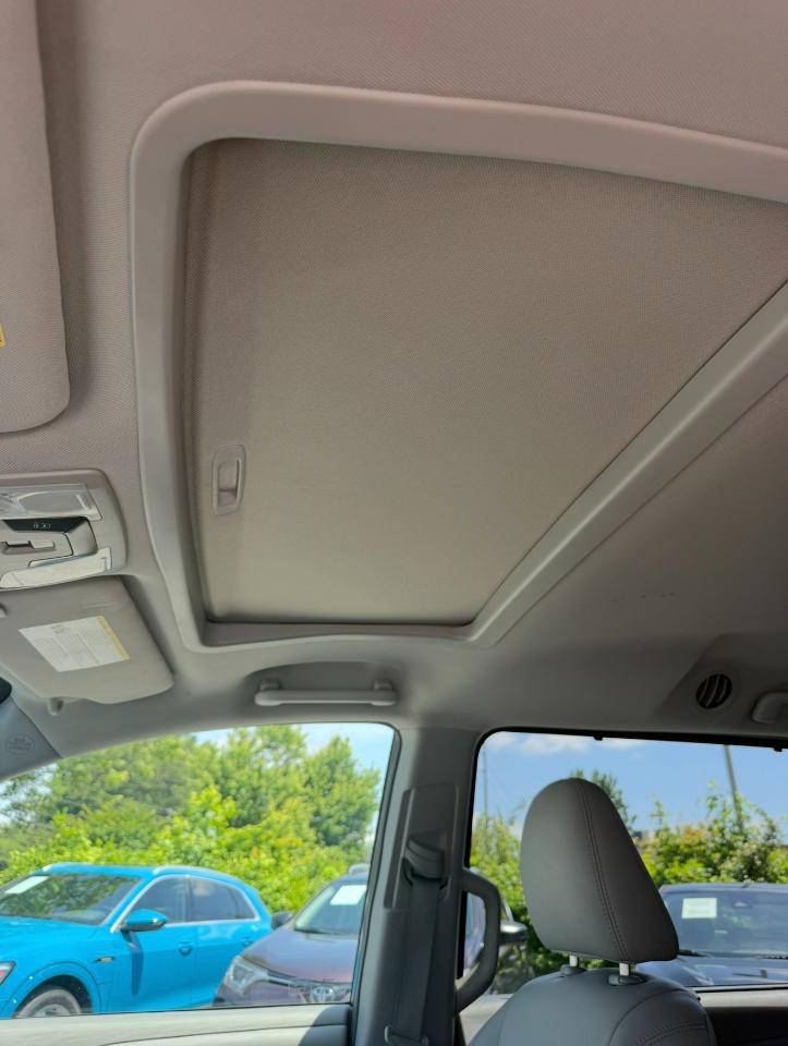 Toyota Sienna XLE 7-Passenger 2015