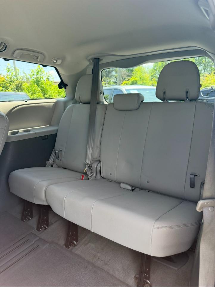 Toyota Sienna XLE 7-Passenger 2015