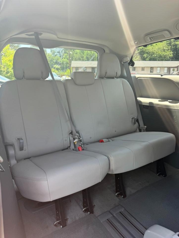 Toyota Sienna XLE 7-Passenger 2015