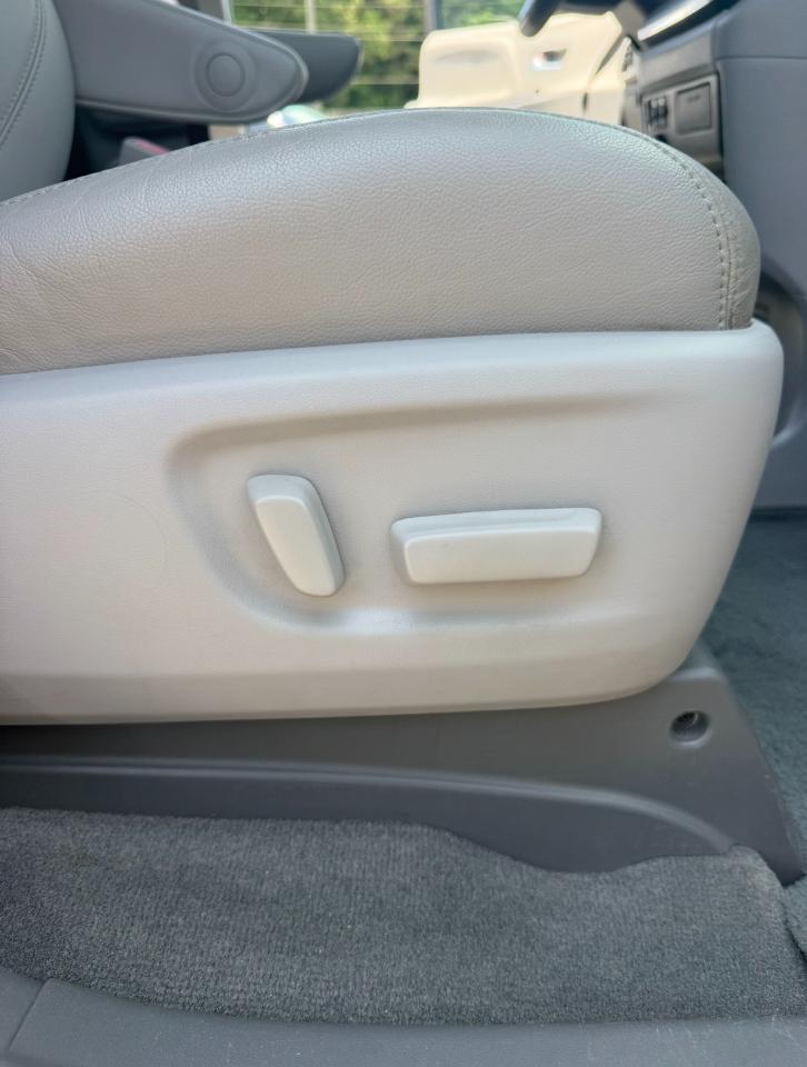 Toyota Sienna XLE 7-Passenger 2015