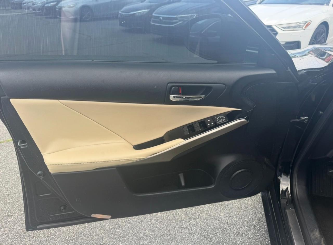 Lexus IS 250 4dr Sport Sdn RWD 2015