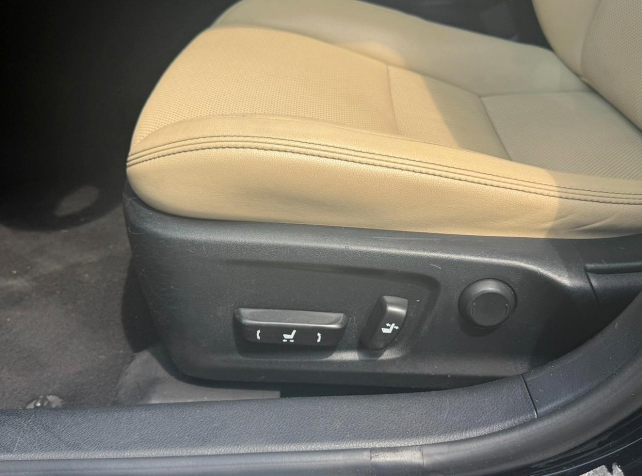 Lexus IS 250 4dr Sport Sdn RWD 2015