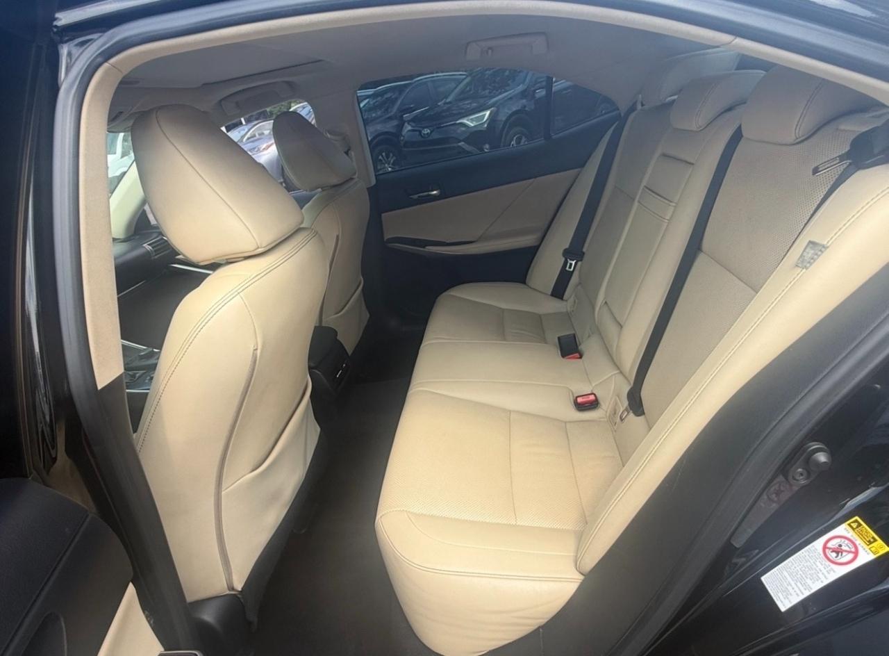 Lexus IS 250 4dr Sport Sdn RWD 2015