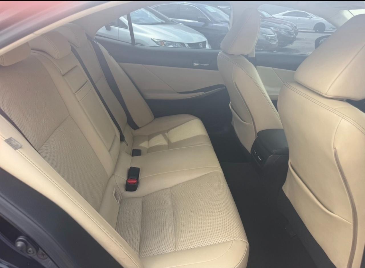 Lexus IS 250 4dr Sport Sdn RWD 2015